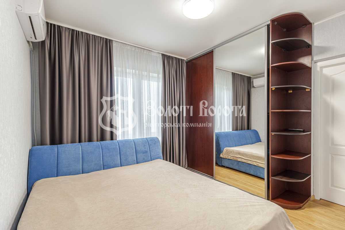 Продажа 3-комнатной квартиры 70.6 м², Оболонский просп., 34
