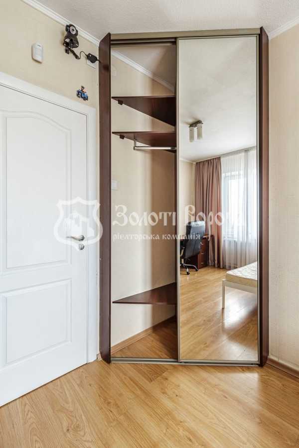Продажа 3-комнатной квартиры 70.6 м², Оболонский просп., 34
