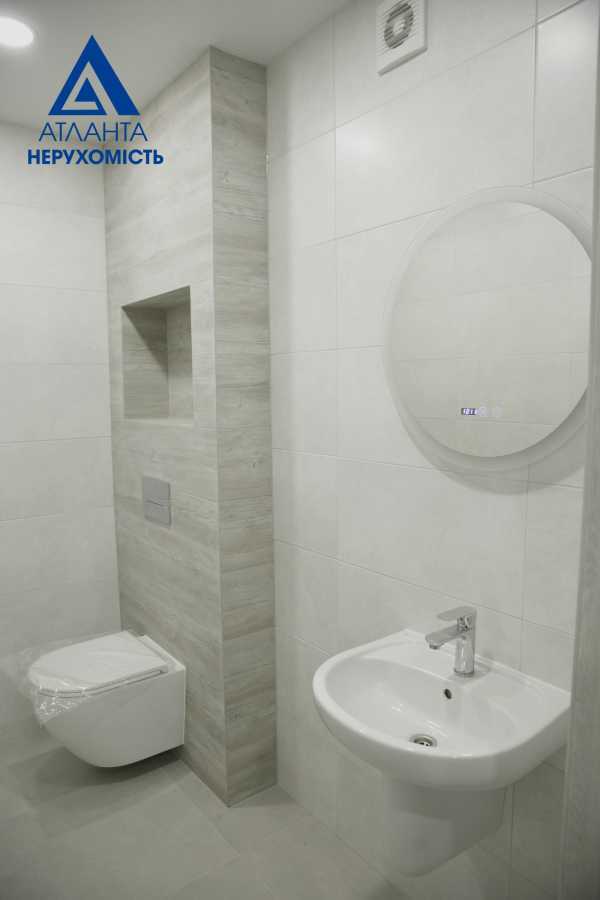Продажа 2-комнатной квартиры 77.3 м², Князя Володимира, 22а