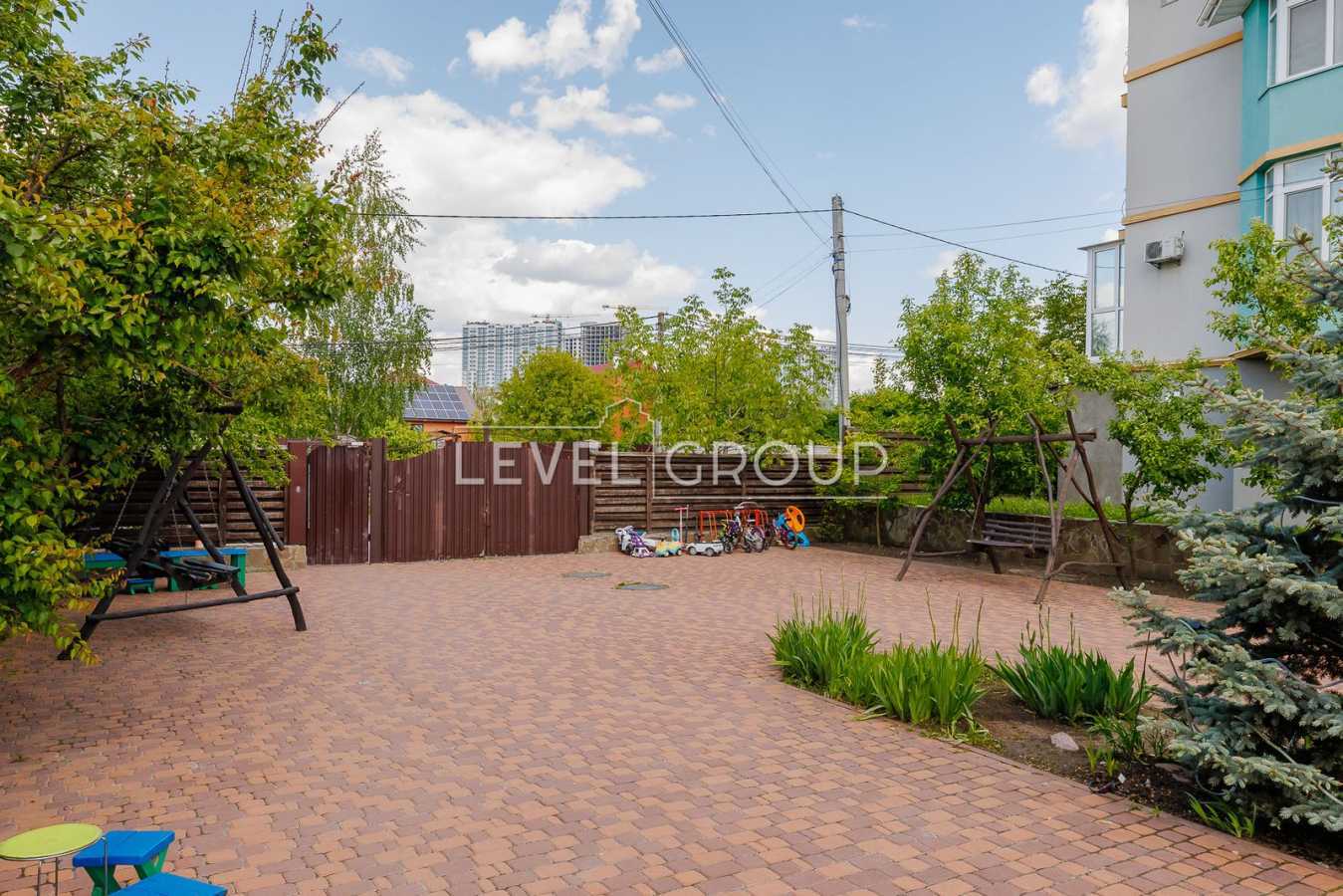 Продажа 2-комнатной квартиры 52 м², Зеленая ул., 27