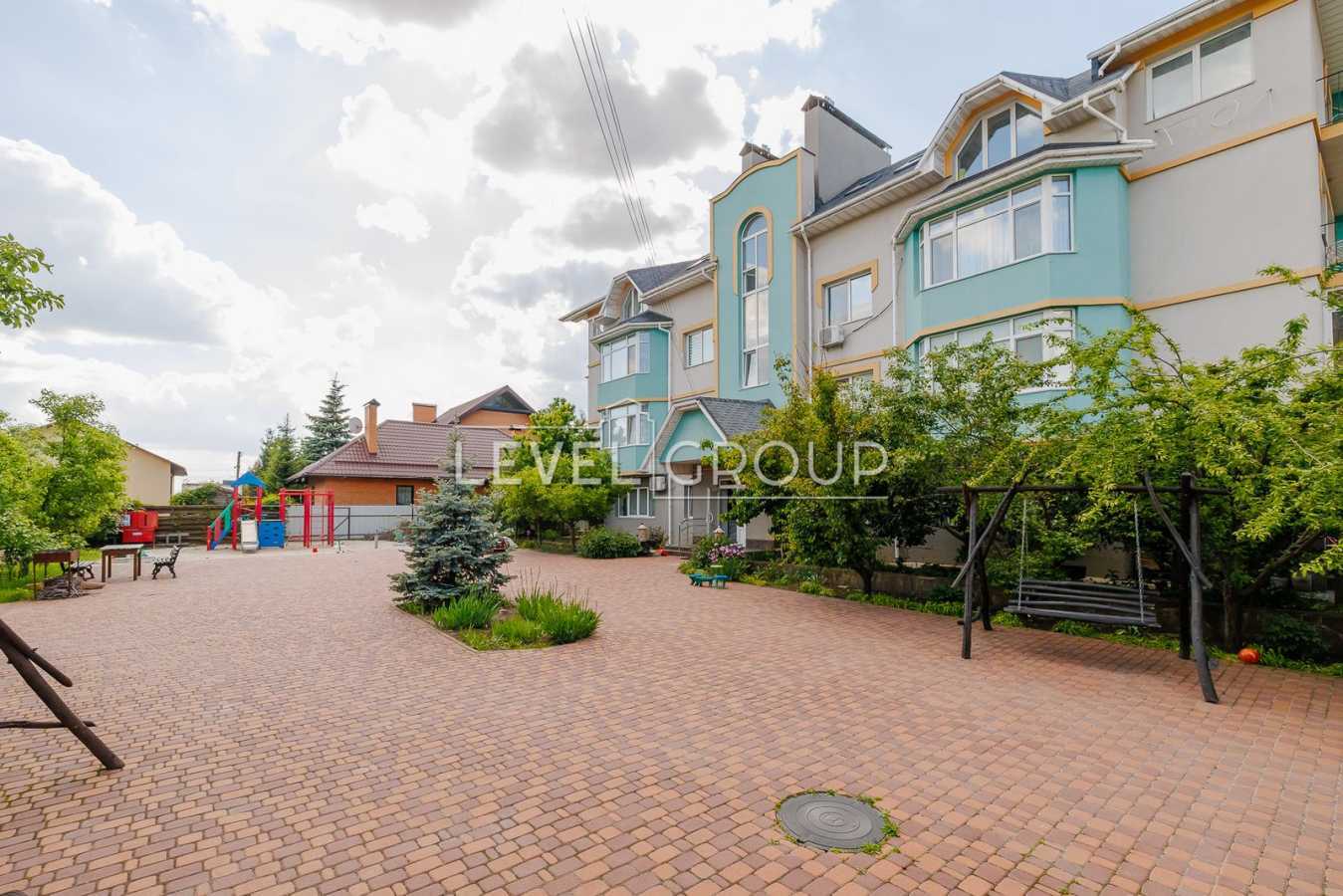 Продажа 2-комнатной квартиры 52 м², Зеленая ул., 27