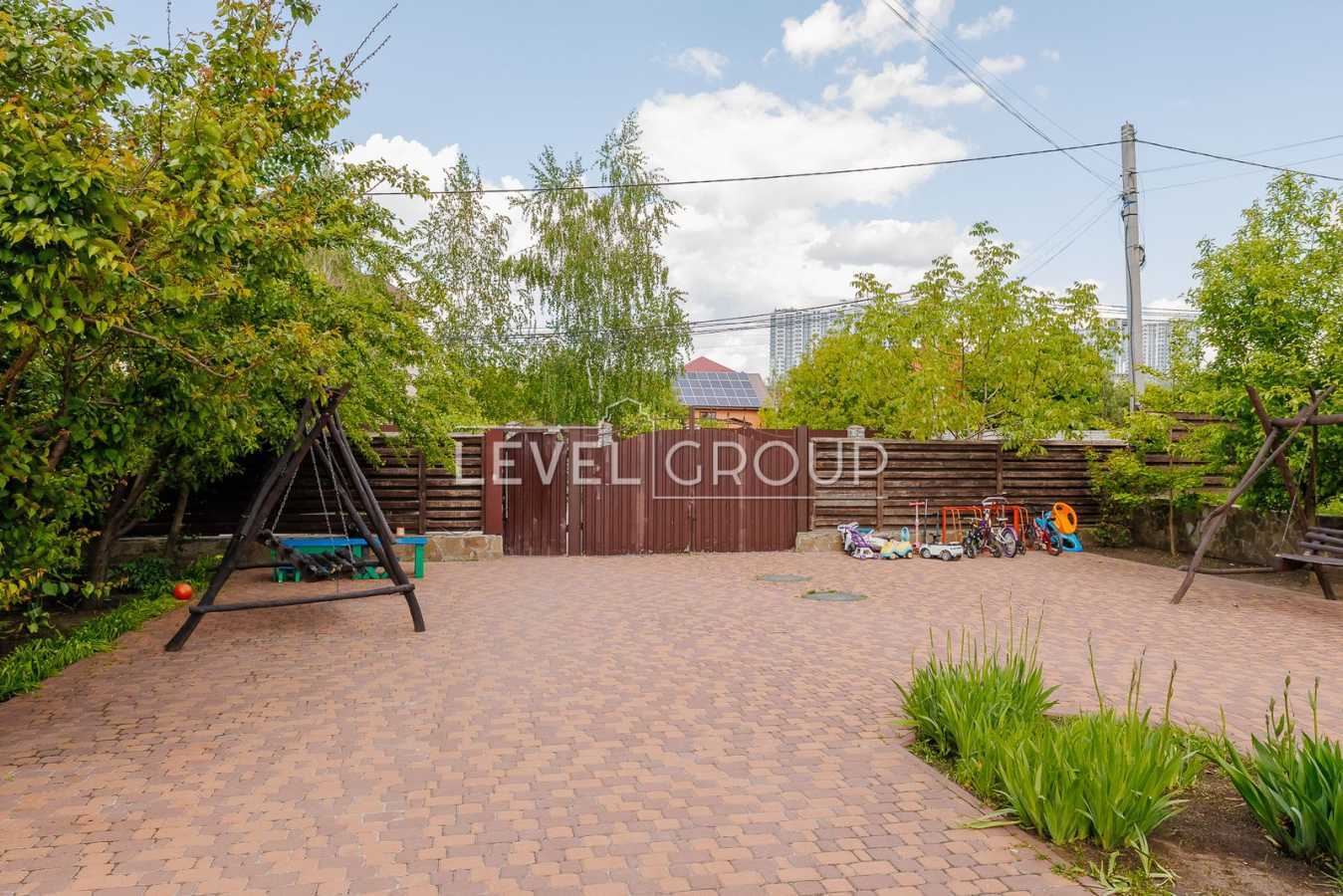 Продажа 2-комнатной квартиры 52 м², Зеленая ул., 27
