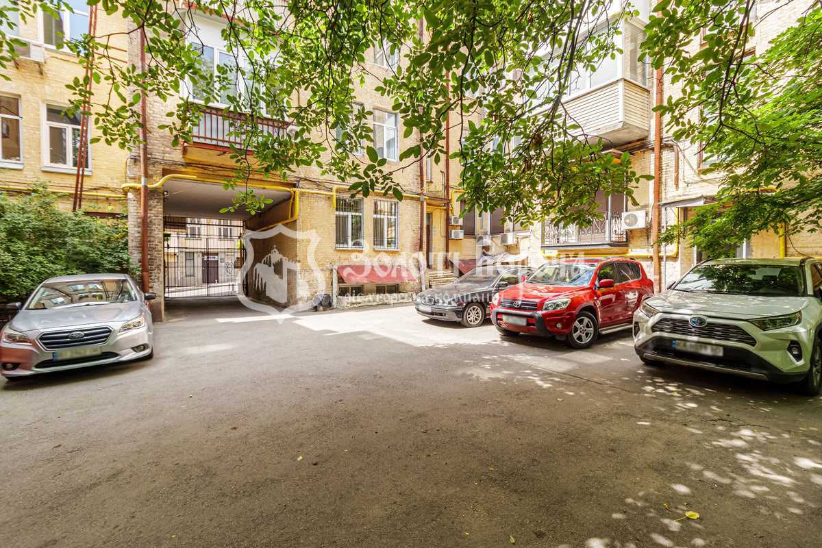 Продаж 2-кімнатної квартири 52.1 м², Костьольна вул., 6