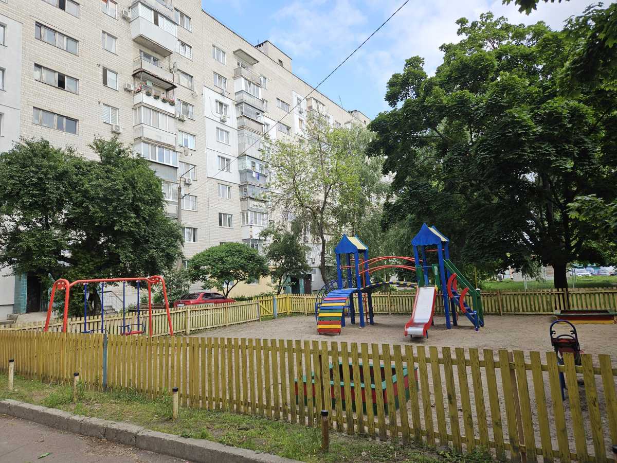 Продажа 3-комнатной квартиры 64 м², Белогородская ул., 45