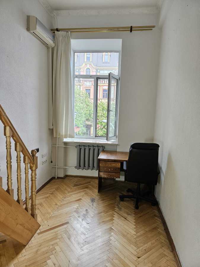 Продаж 3-кімнатної квартири 74 м², Володимирська вул.