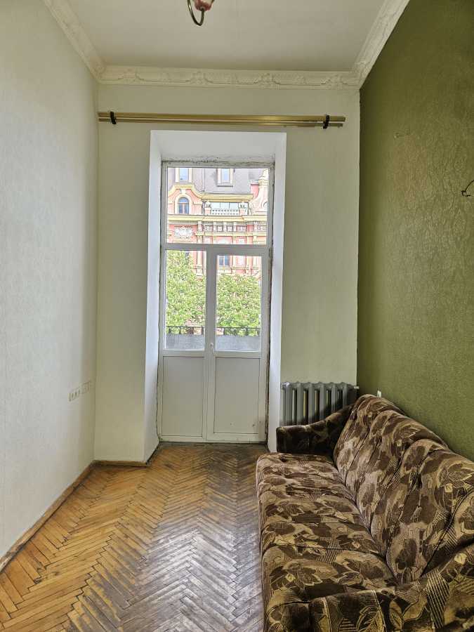 Продаж 3-кімнатної квартири 74 м², Володимирська вул.