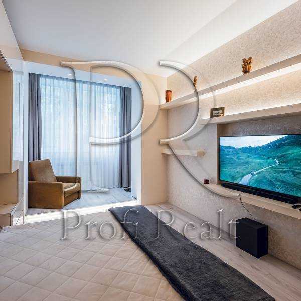 Продажа 2-комнатной квартиры 52 м², Попудренко ул., 18А