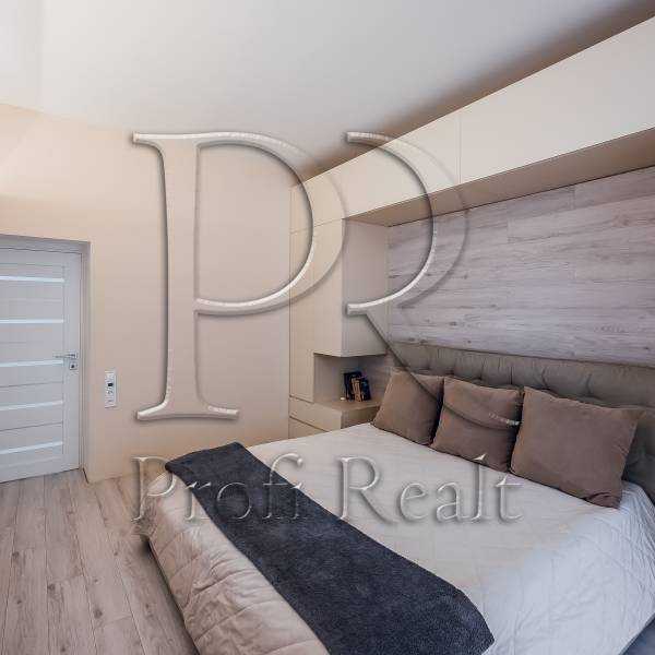 Продажа 2-комнатной квартиры 52 м², Попудренко ул., 18А