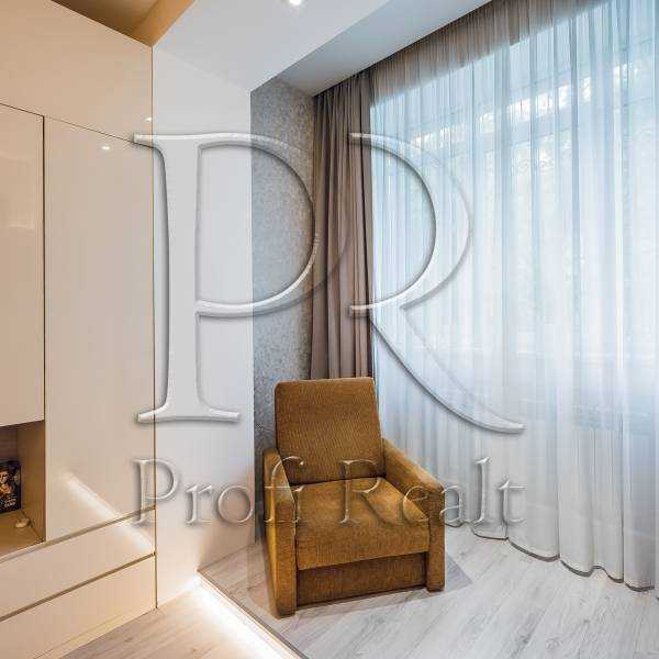 Продажа 2-комнатной квартиры 52 м², Попудренко ул., 18А