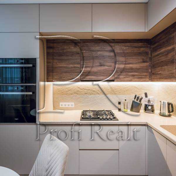 Продажа 2-комнатной квартиры 52 м², Попудренко ул., 18А