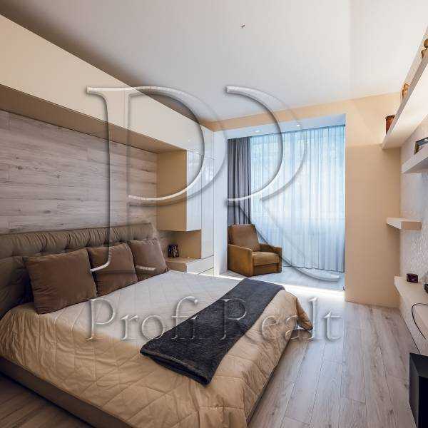 Продажа 2-комнатной квартиры 52 м², Попудренко ул., 18А