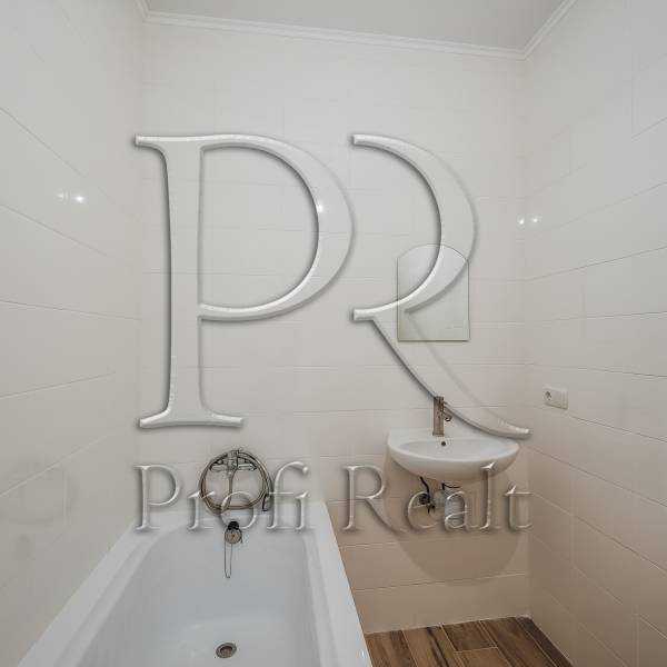 Продаж 2-кімнатної квартири 68 м², Краківська вул., 27