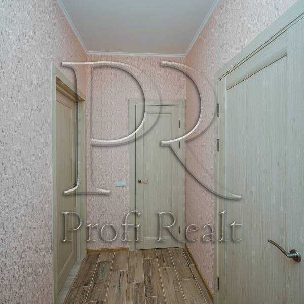 Продаж 2-кімнатної квартири 68 м², Краківська вул., 27