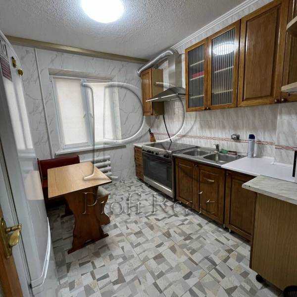 Продаж 5-кімнатної квартири 99 м², Тростянецька вул., 3