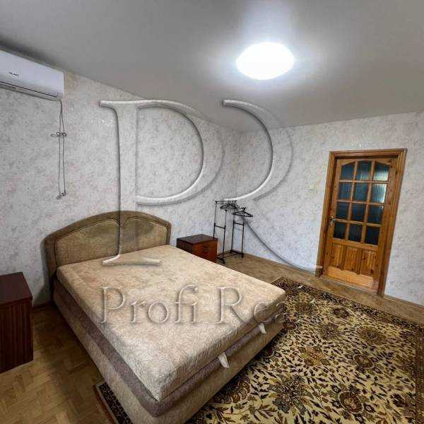 Продаж 5-кімнатної квартири 99 м², Тростянецька вул., 3