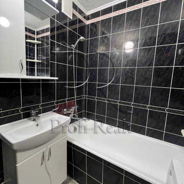 Продаж 5-кімнатної квартири 99 м², Тростянецька вул., 3