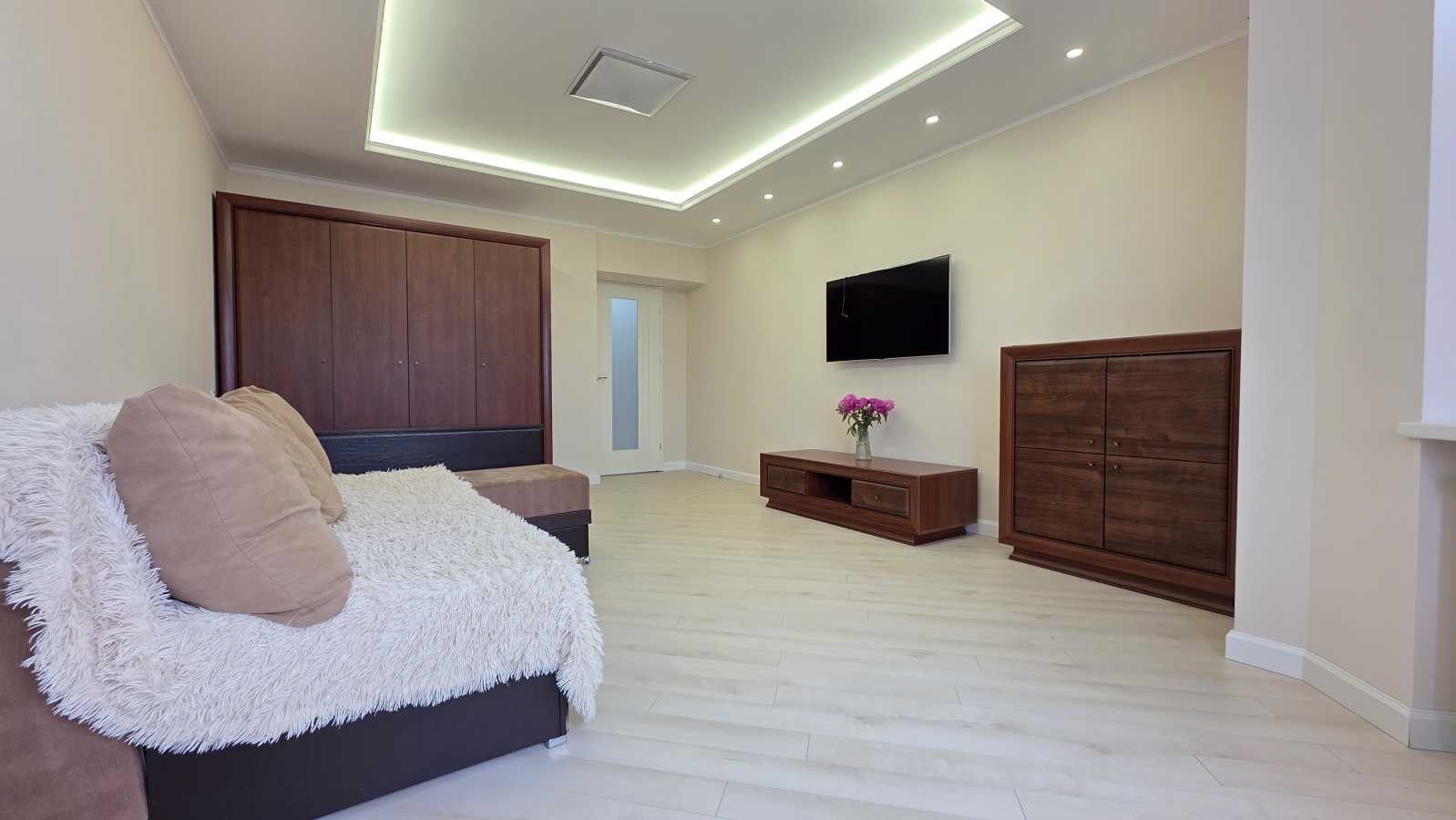 Продаж 3-кімнатної квартири 89 м², Набережна вул., 10