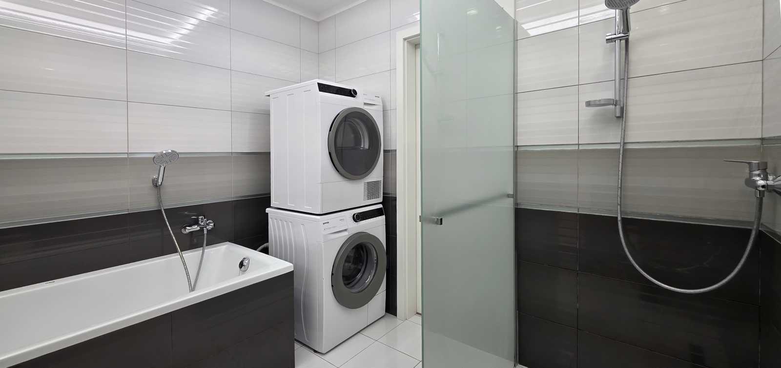 Продаж 3-кімнатної квартири 89 м², Набережна вул., 10