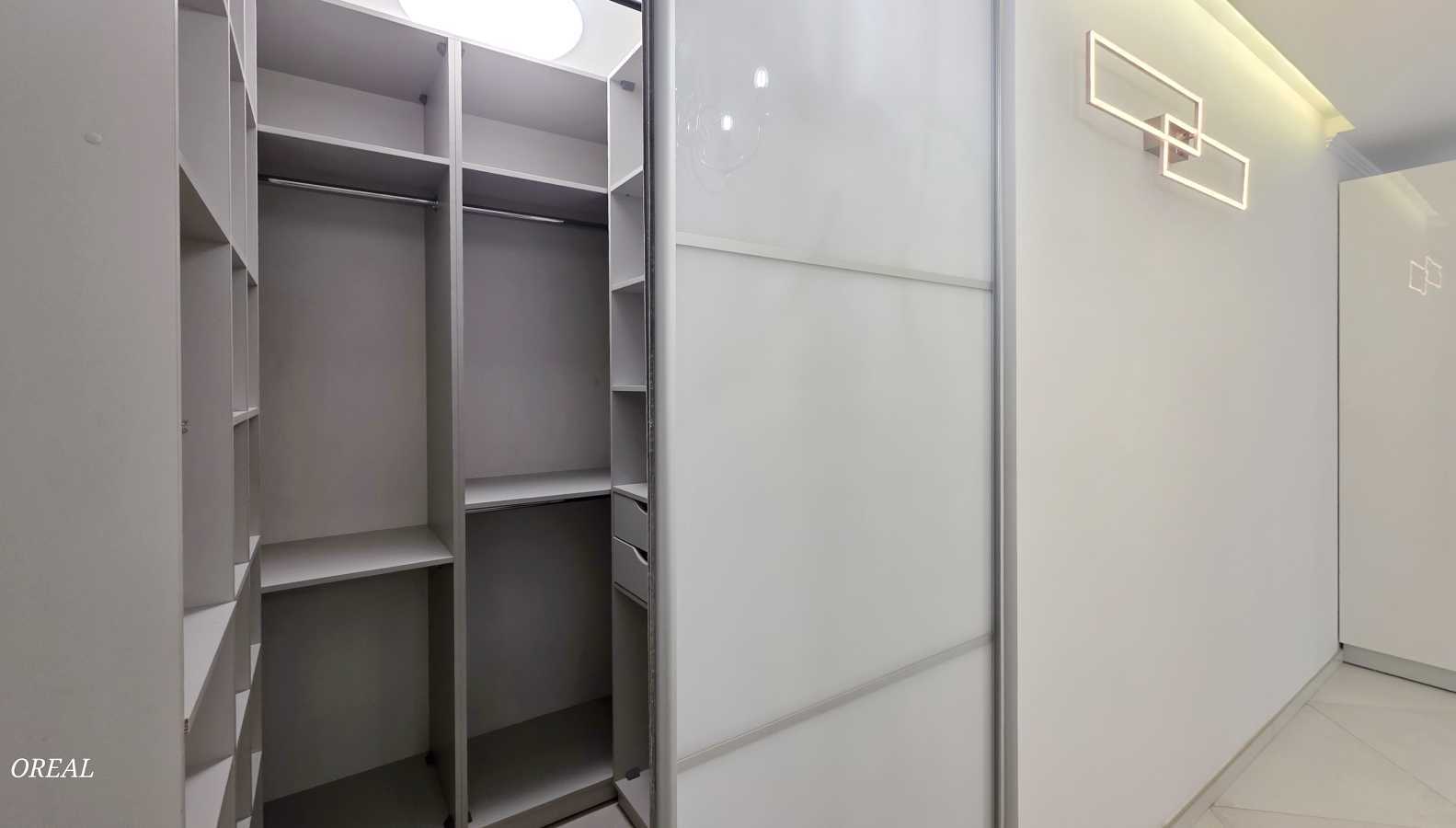 Продажа 3-комнатной квартиры 70 м², Олеся Гончара ул., 1