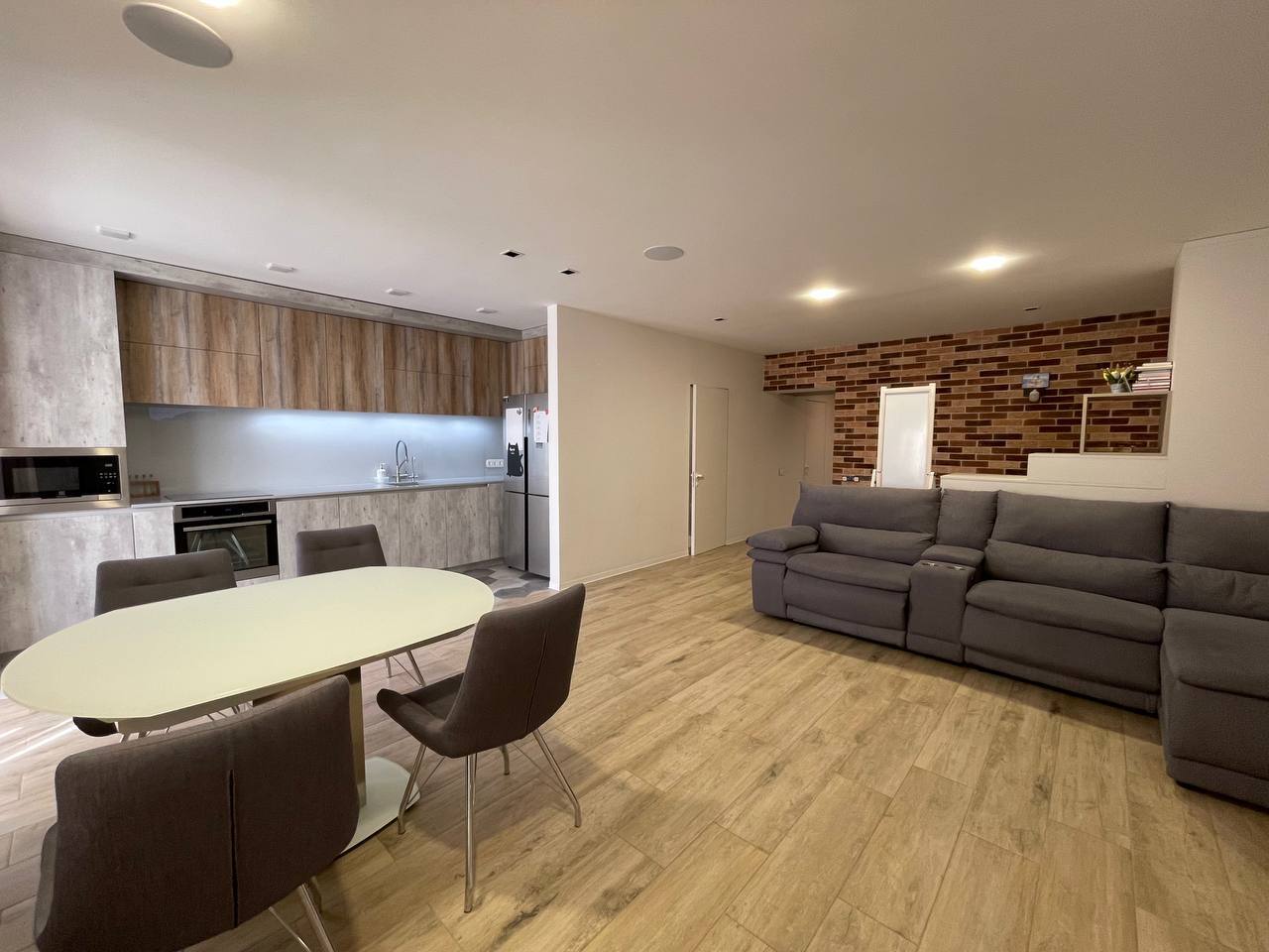 Продажа 3-комнатной квартиры 119 м², Владимира Антоновича ул.
