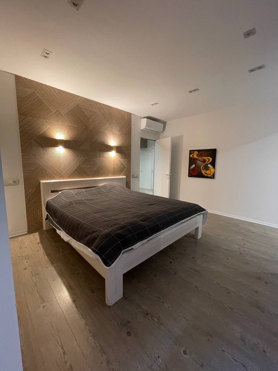 Продажа 3-комнатной квартиры 119 м², Владимира Антоновича ул.