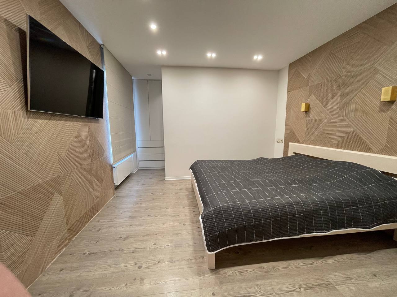 Продажа 3-комнатной квартиры 119 м², Владимира Антоновича ул.