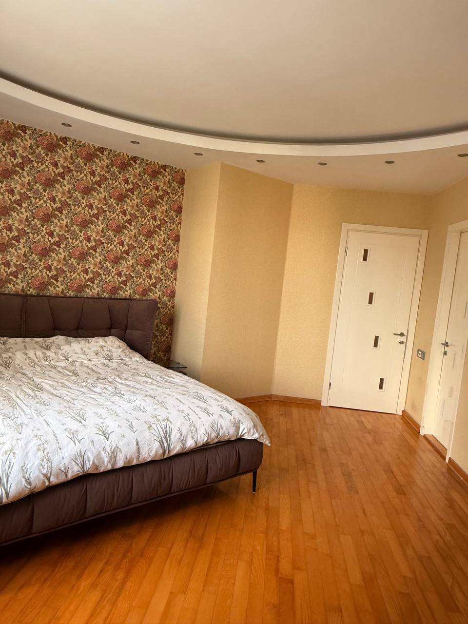 Продажа 3-комнатной квартиры 125 м², Рабочая ул.