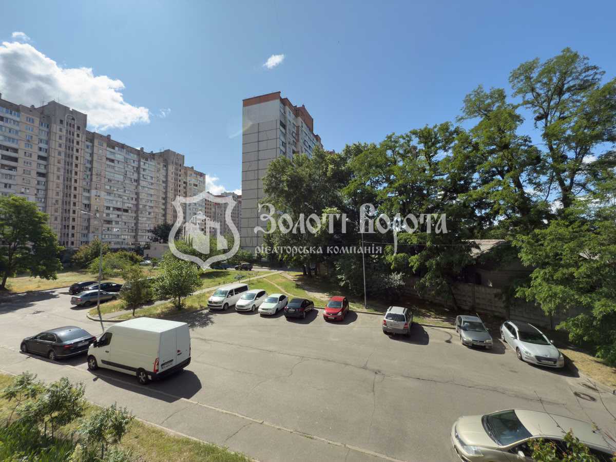 Продажа 1-комнатной квартиры 52 м², Алма-Атинская ул., 41Б