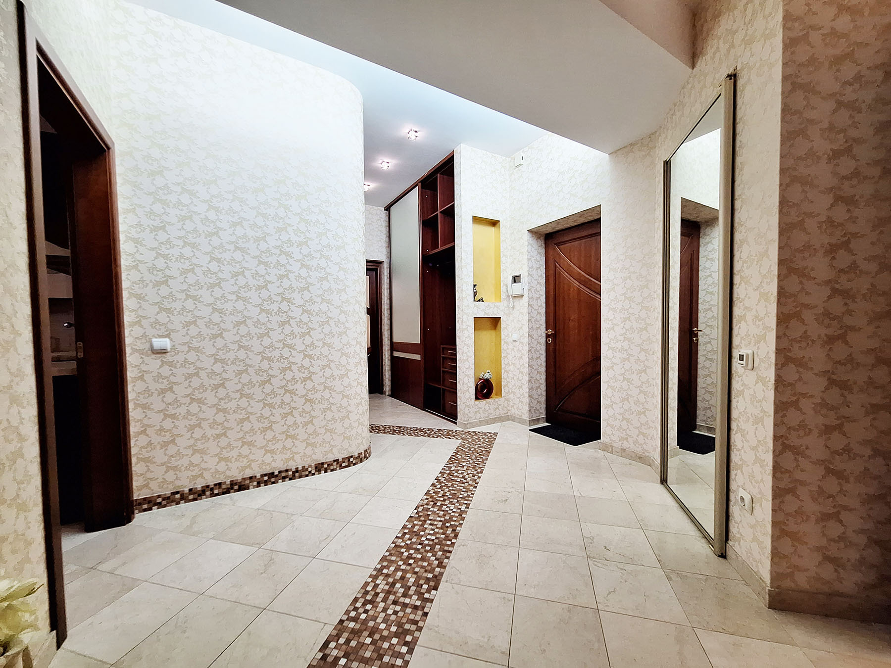Аренда 3-комнатной квартиры 110 м², Маршала Тимошенко ул., 21