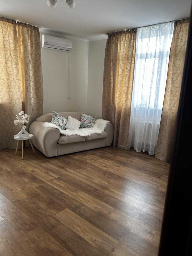 Аренда 2-комнатной квартиры 68 м², Семьи Кульженков ул., 33