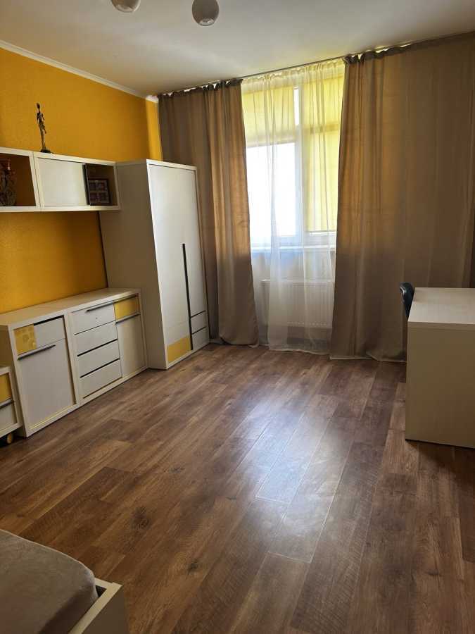 Аренда 2-комнатной квартиры 68 м², Семьи Кульженков ул., 33