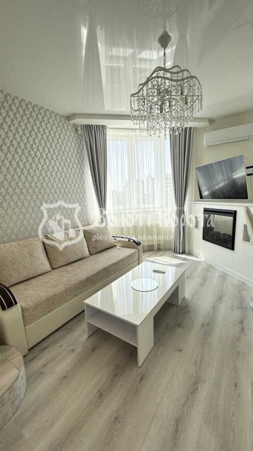 Продаж 3-кімнатної квартири 70 м², Боголюбова вул., 34