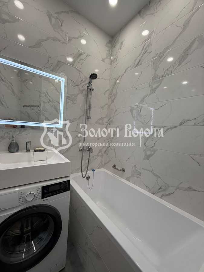 Продаж 3-кімнатної квартири 70 м², Боголюбова вул., 34