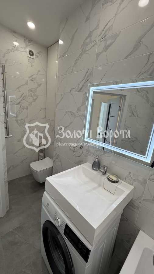 Продаж 3-кімнатної квартири 70 м², Боголюбова вул., 34