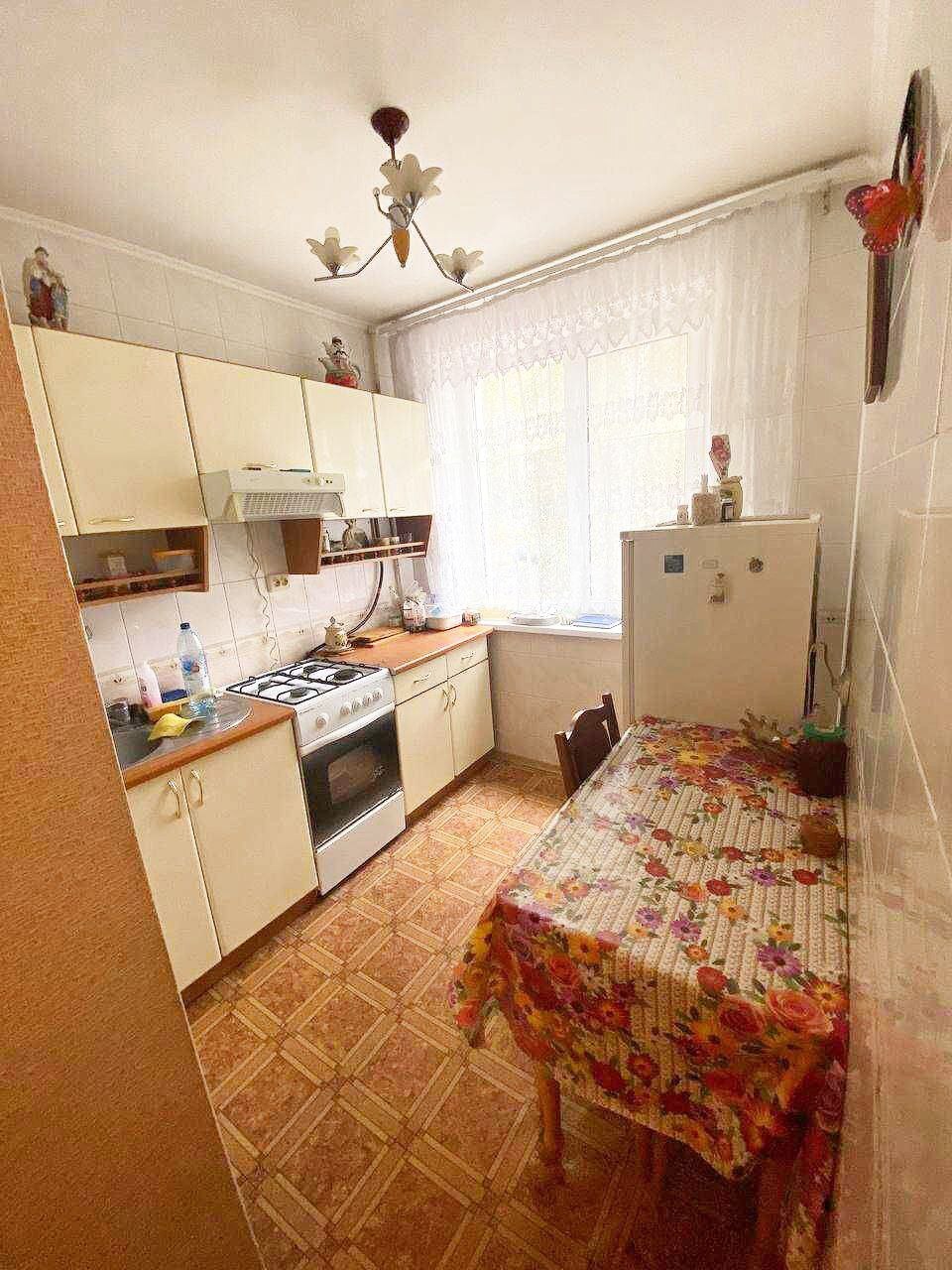 Продаж 2-кімнатної квартири 46 м², Лебединська вул.