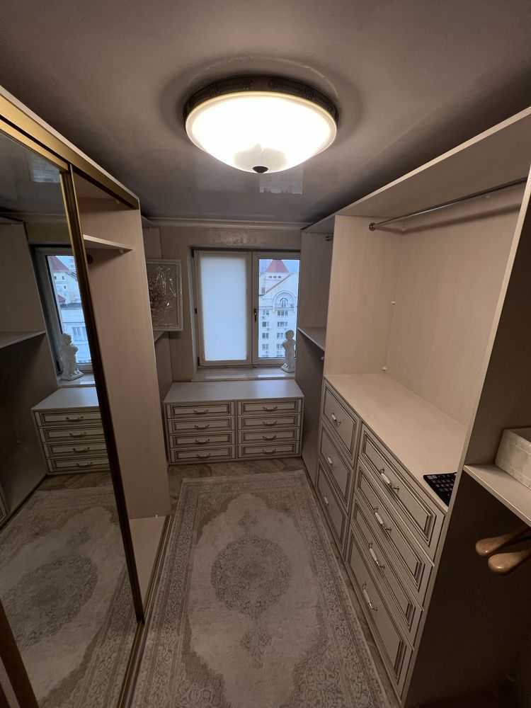 Аренда 4-комнатной квартиры 93 м², Героев Сталинграда просп., 20