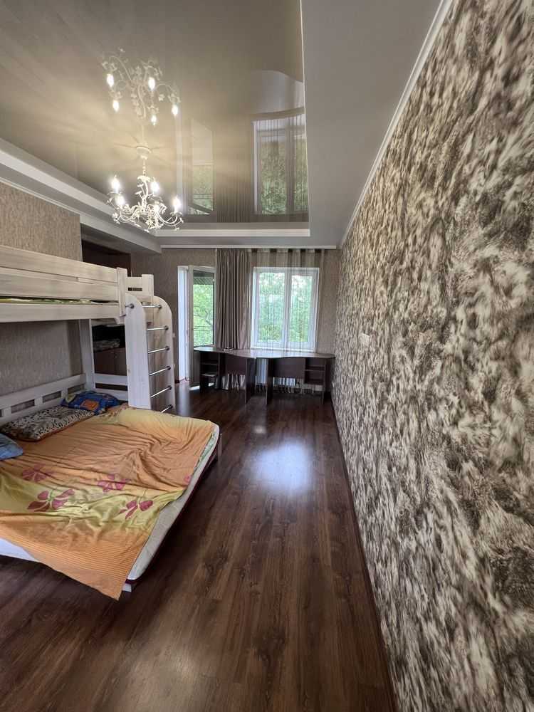 Продаж котеджу 244 м², Вокзальна вул., 15