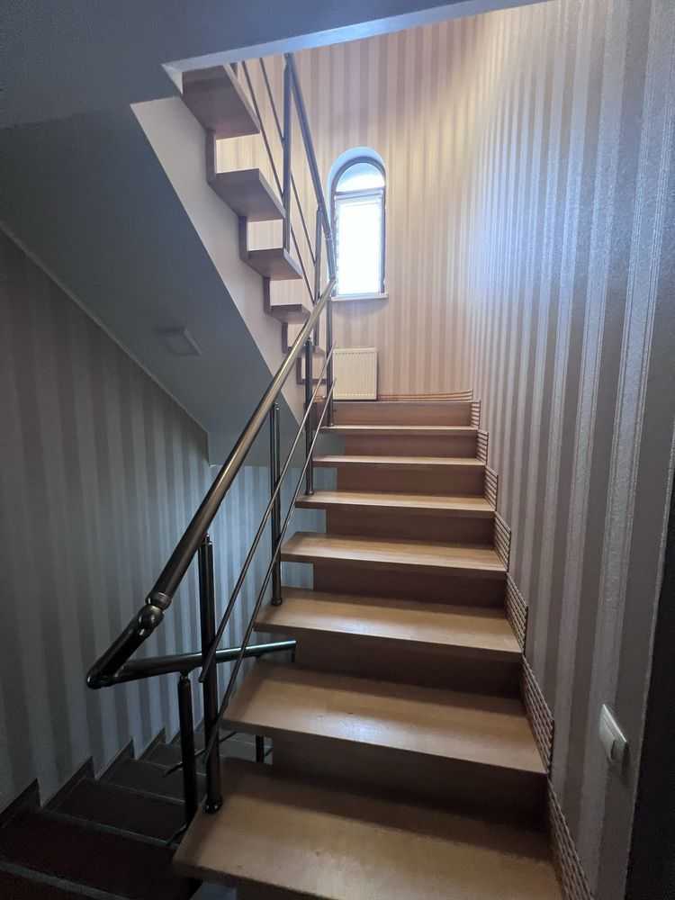 Продаж котеджу 244 м², Вокзальна вул., 15