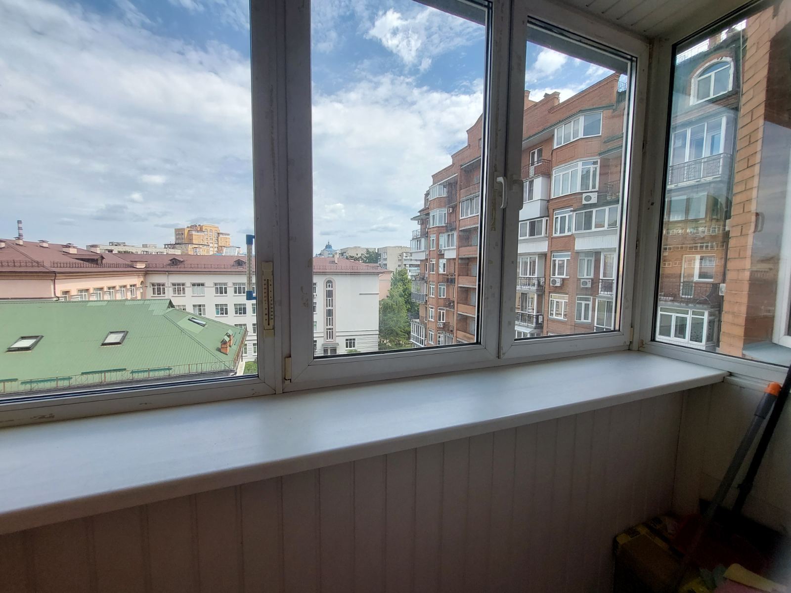 Оренда 3-кімнатної квартири 100 м², Введенська вул.
