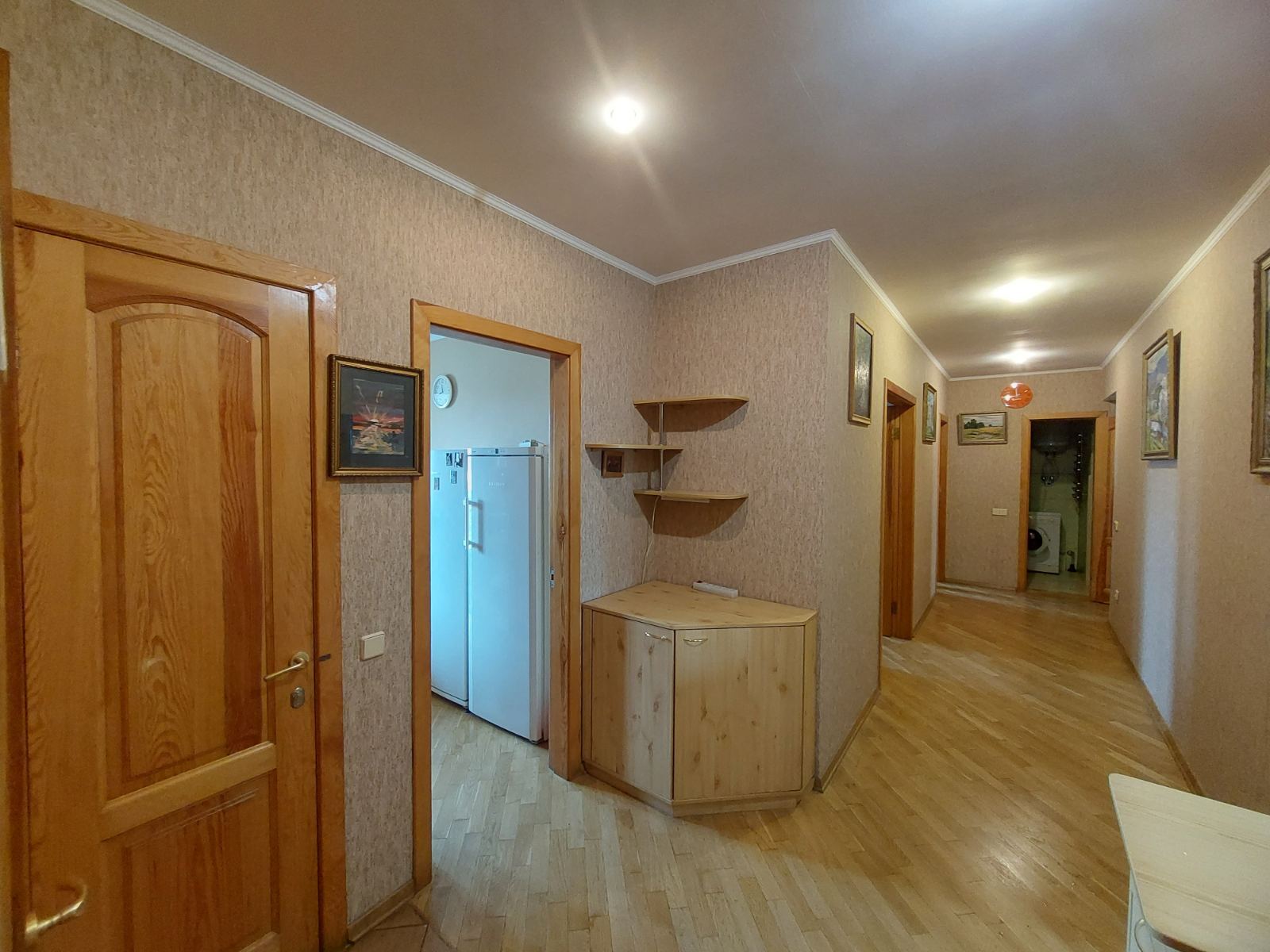 Оренда 3-кімнатної квартири 100 м², Введенська вул.