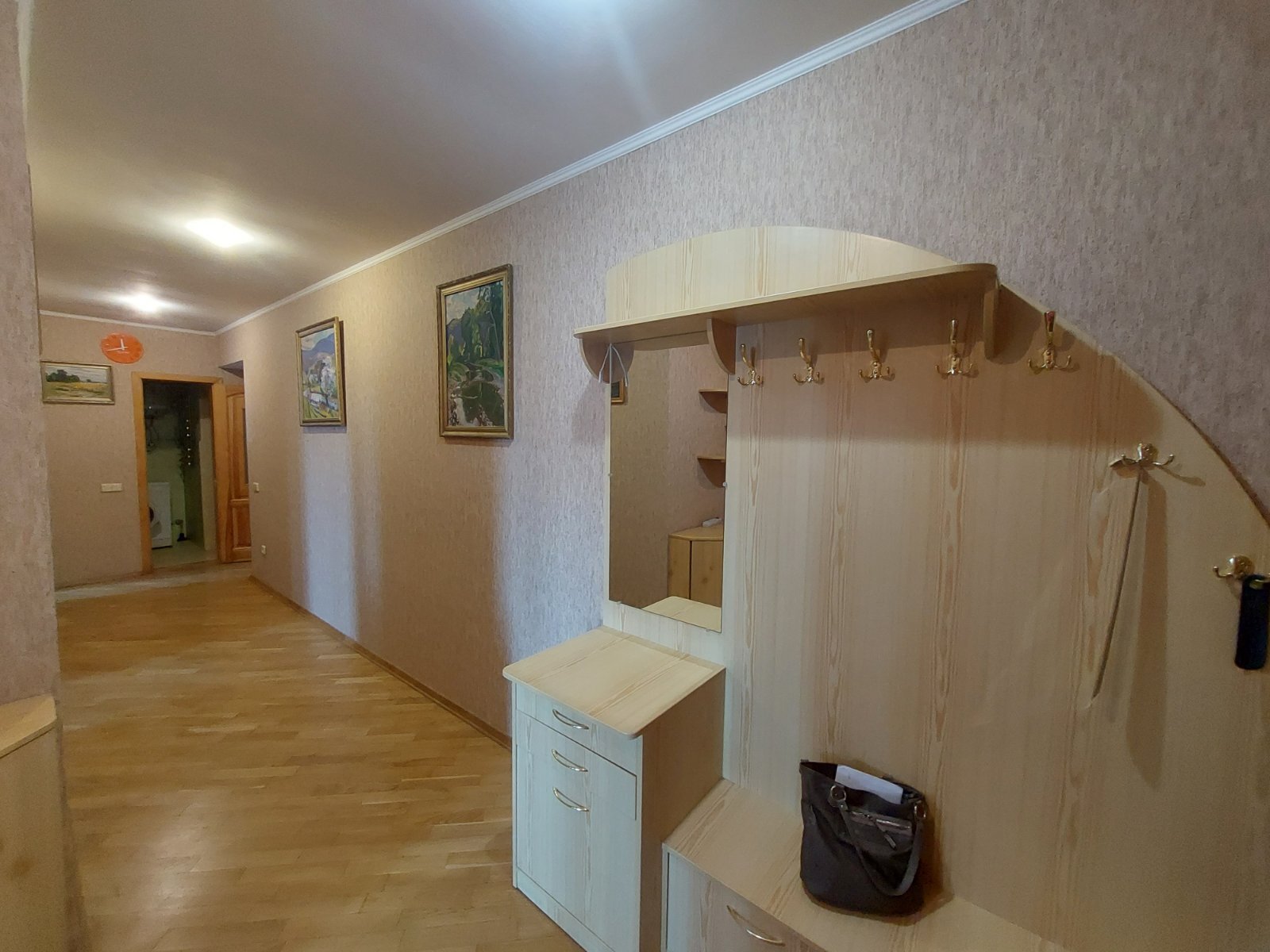 Оренда 3-кімнатної квартири 100 м², Введенська вул.