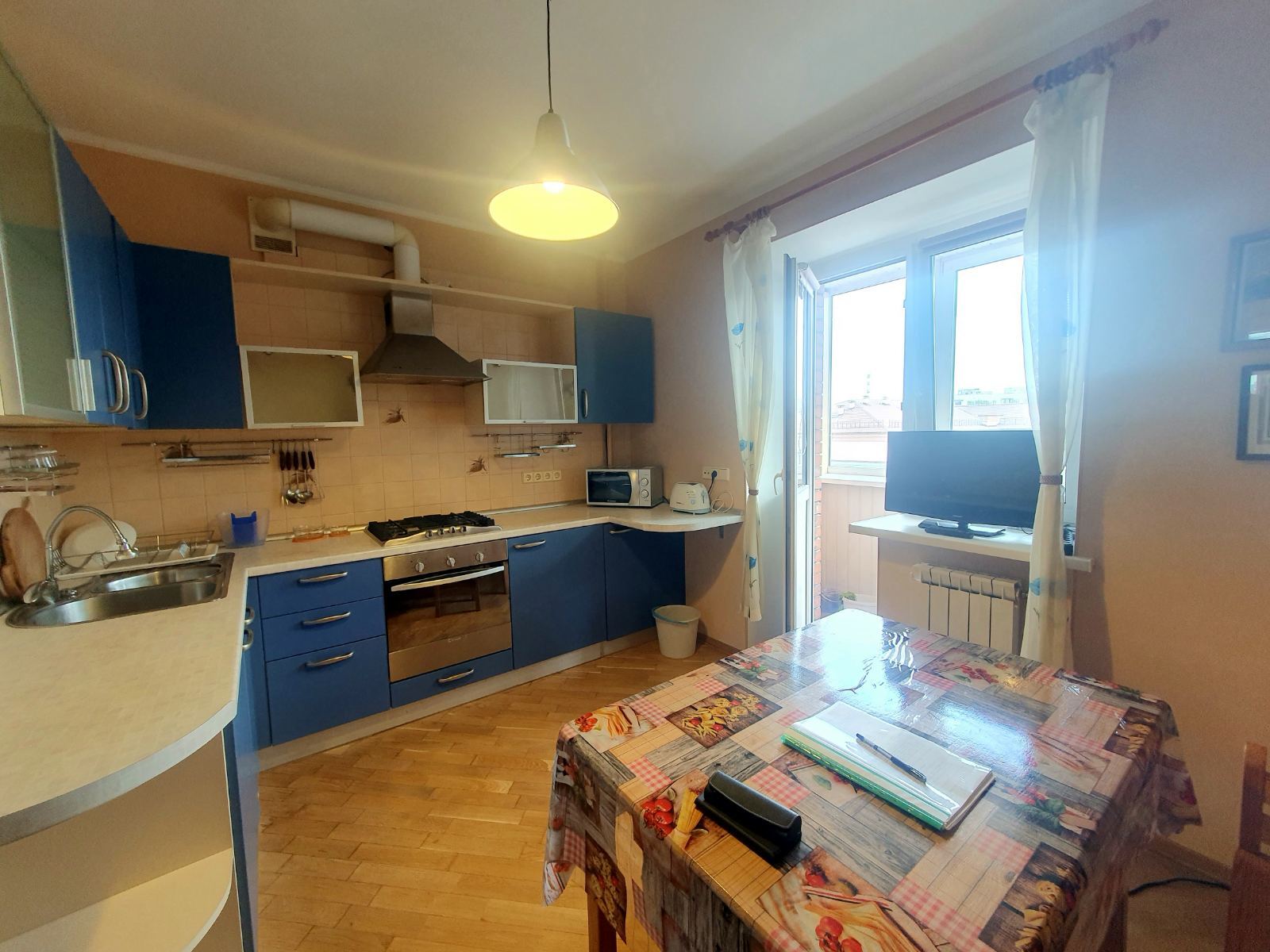 Оренда 3-кімнатної квартири 100 м², Введенська вул.