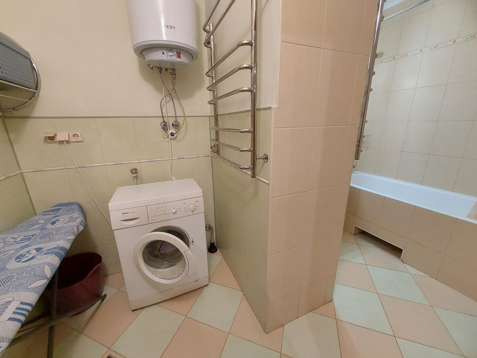 Оренда 3-кімнатної квартири 100 м², Введенська вул.