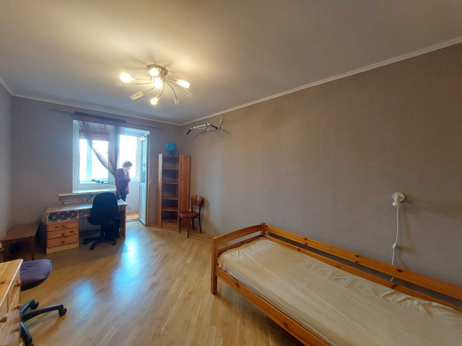 Оренда 3-кімнатної квартири 100 м², Введенська вул.