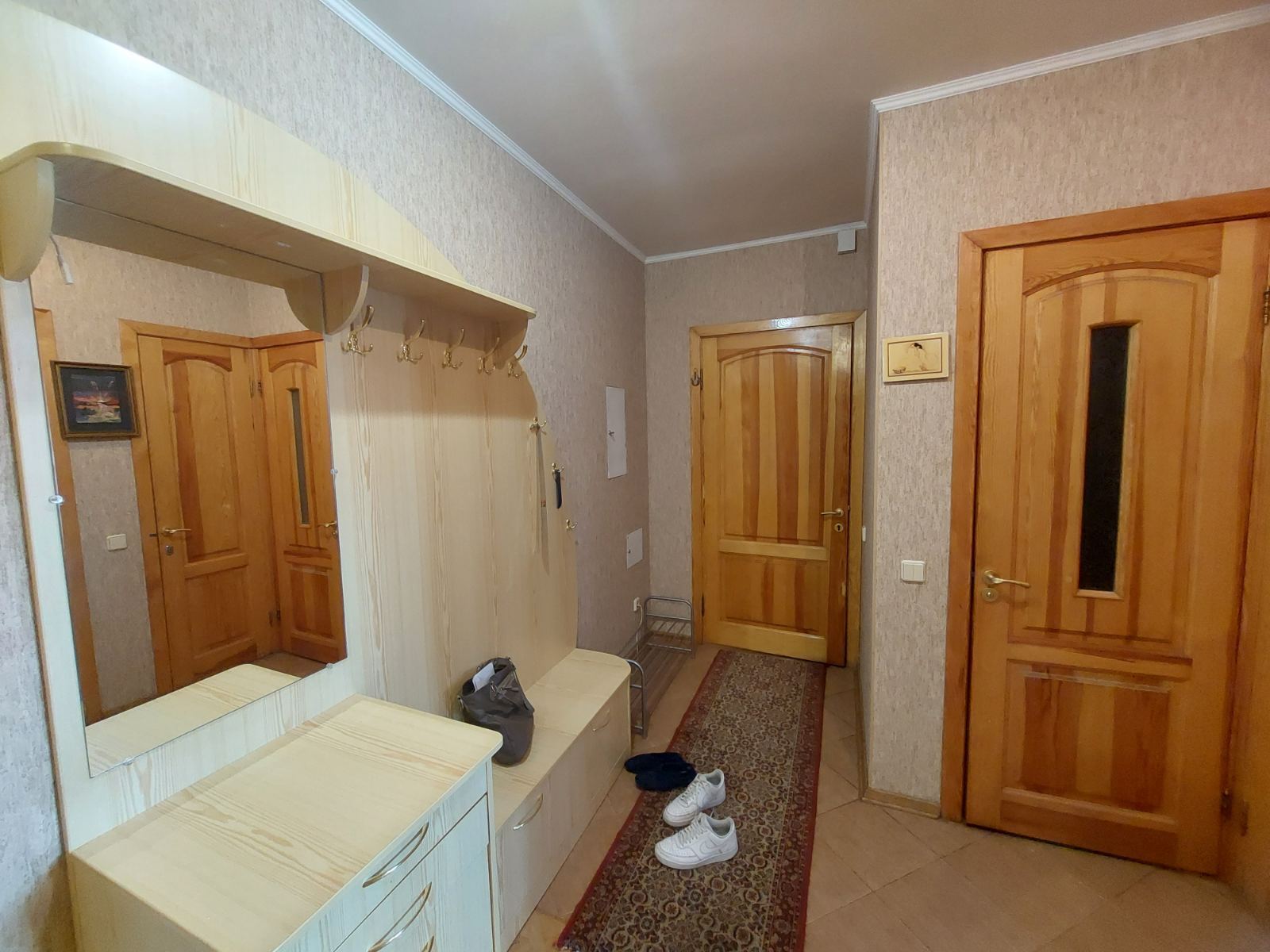 Оренда 3-кімнатної квартири 100 м², Введенська вул.