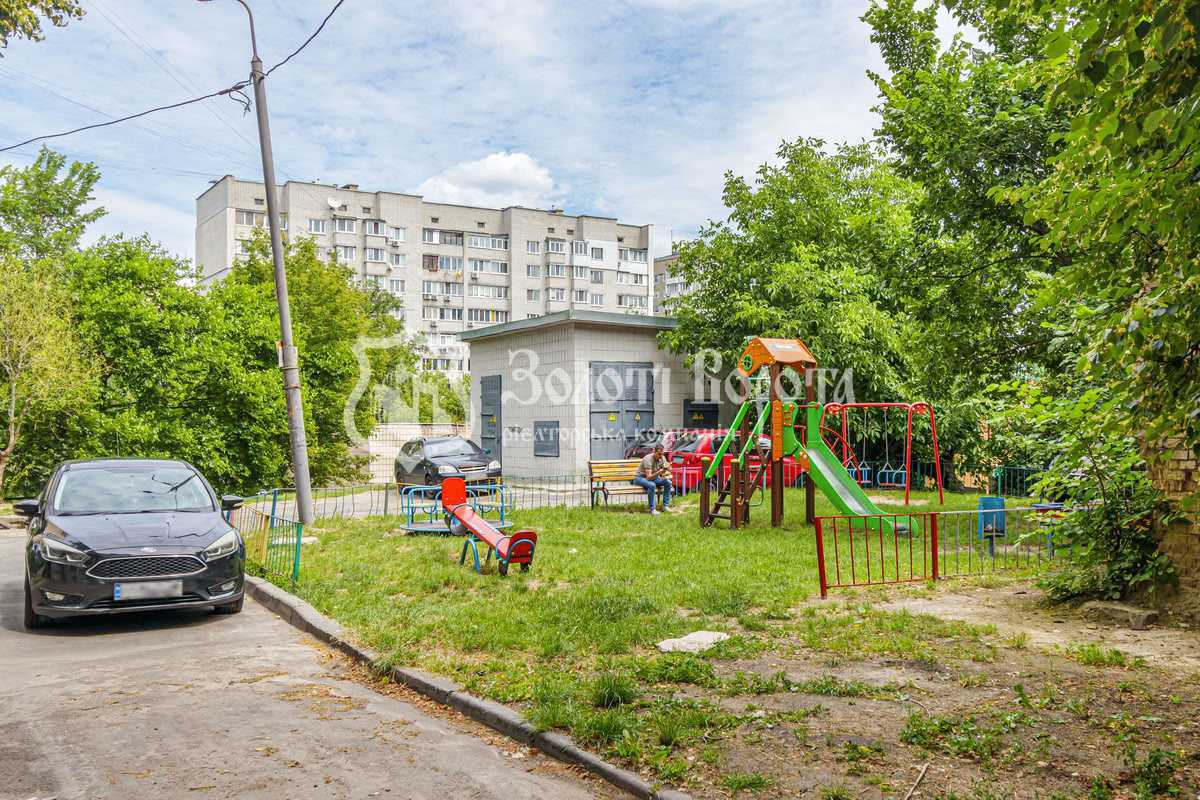 Продажа 1-комнатной квартиры 28 м², Петропавловская ул., 13/8