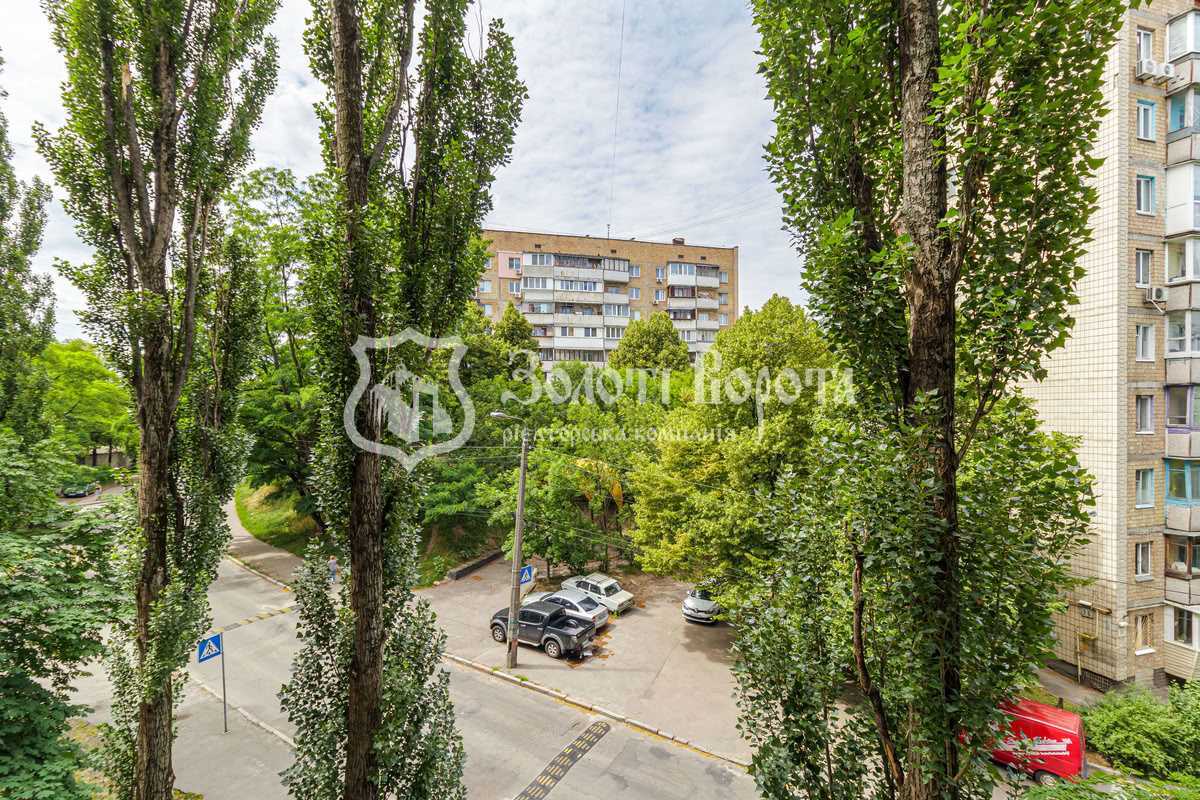 Продажа 1-комнатной квартиры 28 м², Петропавловская ул., 13/8
