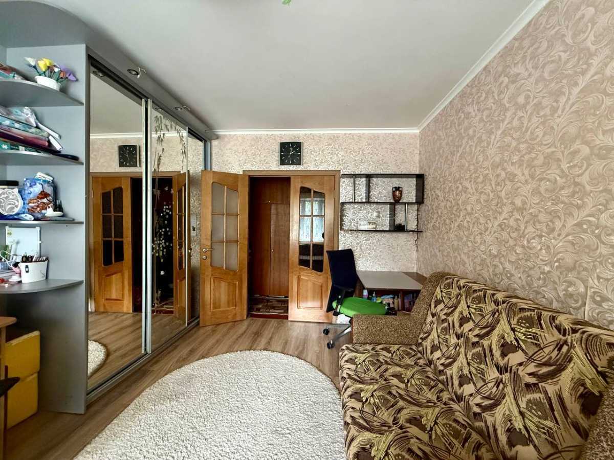 Продажа 3-комнатной квартиры 71 м², Леваневского ул., 8/7