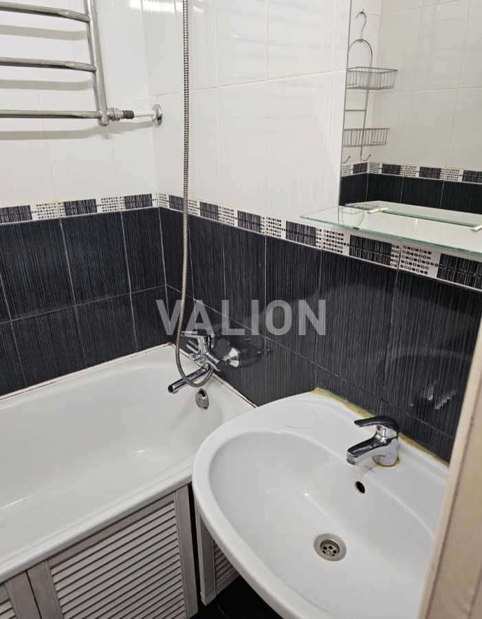 Продажа 4-комнатной квартиры 75 м², Тульчинская ул., 7