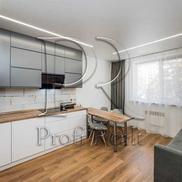 Продажа 1-комнатной квартиры 50 м², Березневая ул., 46
